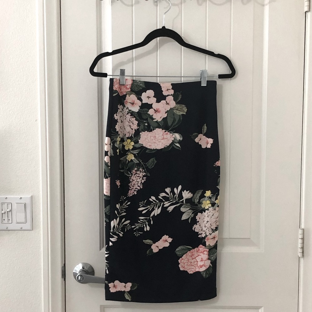 7th Avenue pencil skirt.